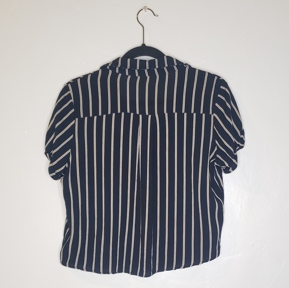 Brandy Melville Striped Cropped Button-down - Picture 4 of 4